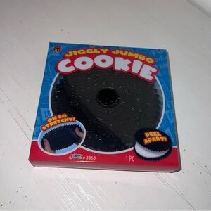 Jiggly Jumbo Squishy Black and White Sandwich Squishy Cookie